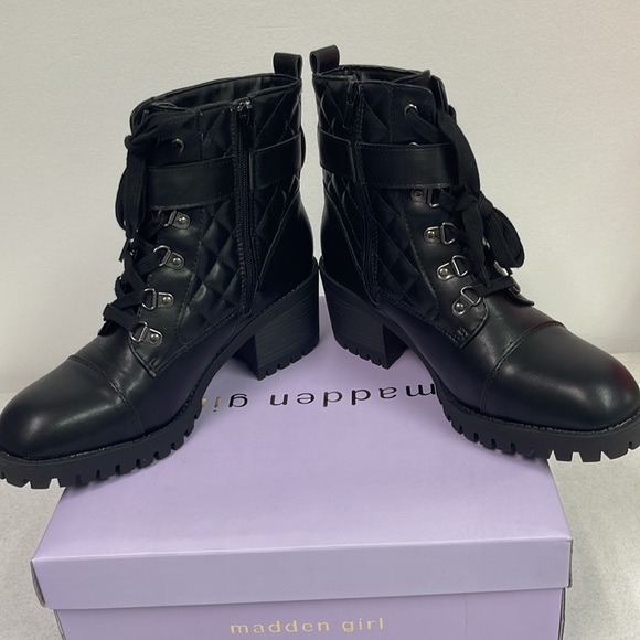 Brand new with box Women’s Madden Girl Black Harlow Combat Boots. Size is 9.5. - Picture 6 of 16
